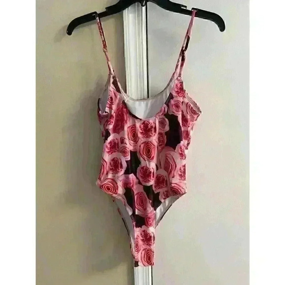 NWT BRAZILIAN Bikini Swimsuit with Pink Roses, Large. - Picture 4 of 5